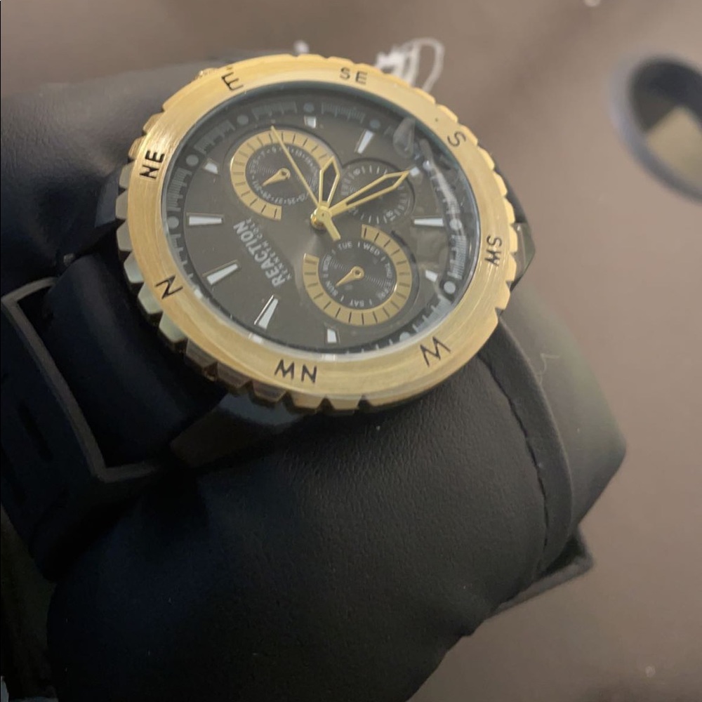 New reaction watch by Kenneth Cole